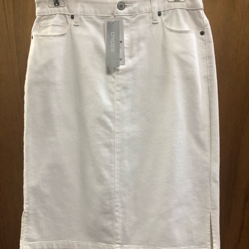 Chico’s NWT white denim skirt! ❤️